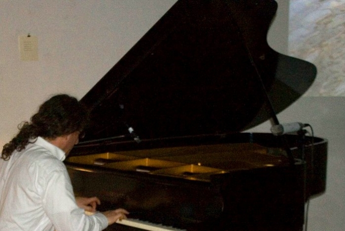 Uraufführung Wasser-Klaviermusik und Bilder - KVD-Galerie Dachau